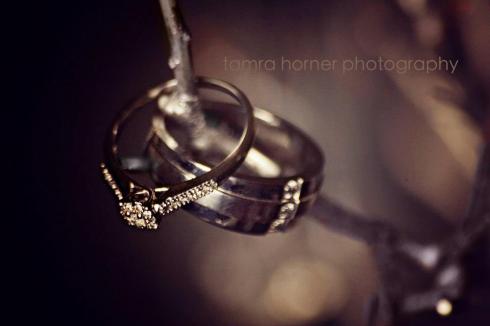 macro photography with off camera flash of wedding rings